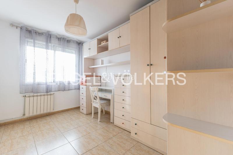 Foto 77dcc254-0905-4b70-8301-d206e020d4d2. Casa descubra encanto espaciosa casa con terraza y vistas, a solo minutos de barcelona en Rubí