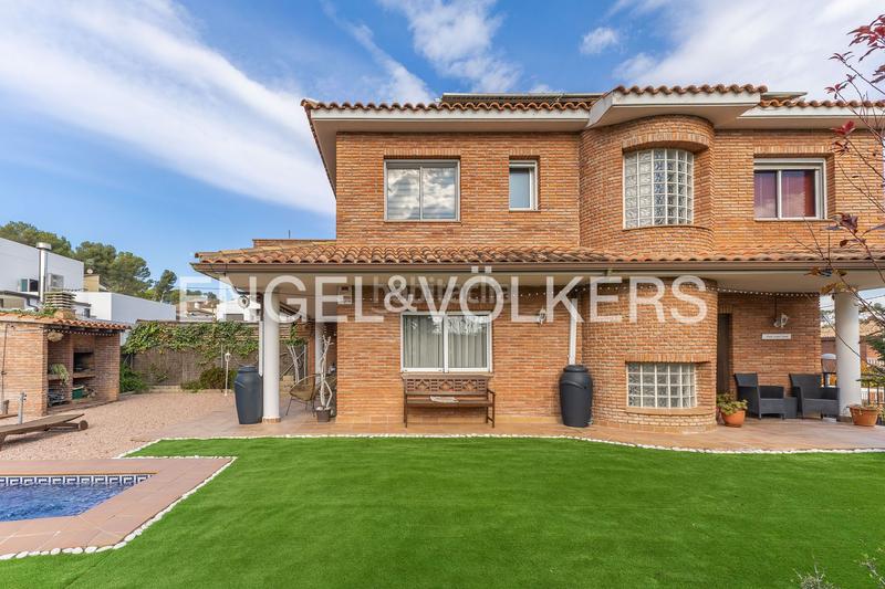 Foto 57f89d59-9fd7-469d-8908-935d3e91cd5a. Maison avec chauffage parking piscine dans Les Fonts Sant Quirze del Vallès