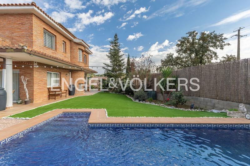 Foto d174d37b-aaf0-4076-b171-ab6ad8bf2f5f. Maison avec chauffage parking piscine dans Les Fonts Sant Quirze del Vallès