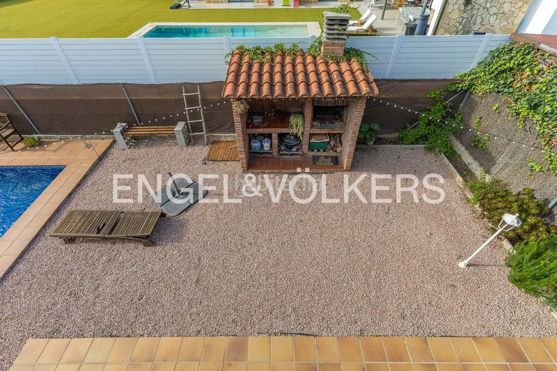 Foto d36c1b7c-acde-41f0-b583-c988331f534e. Maison avec chauffage parking piscine dans Les Fonts Sant Quirze del Vallès