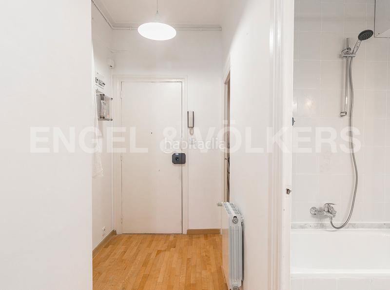 Foto b949433f-6456-4a49-86a4-0afc7a4c8d25. Alquiler apartamento hermoso apartamento temporal de dos dormitorios en gracia en Barcelona