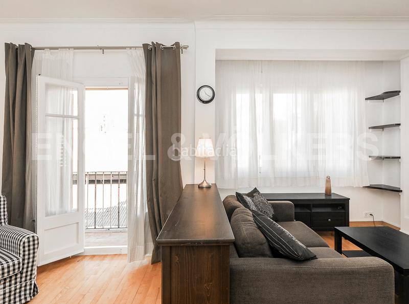 Foto f98f0d88-9c66-46b9-9cbc-57506b22f477. Lloguer apartament amb calefacció a Vila de Gràcia Barcelona