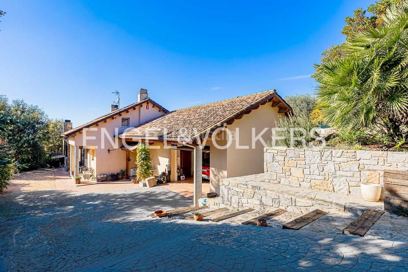 Foto 371c62c5-606d-4299-9f36-eb062c0c27ca. Casa amb calefacció aparcament piscina a Sant Fruitós de Bages