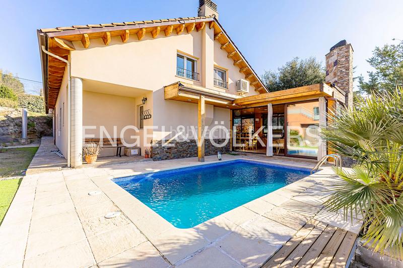 Foto 5d0bfd0e-e087-4922-87e3-e43480b03498. Casa amb calefacció aparcament piscina a Sant Fruitós de Bages