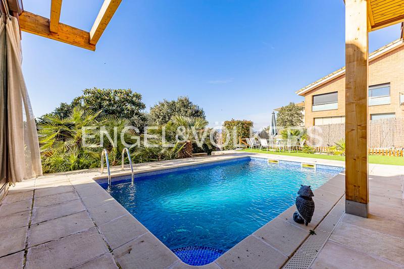 Foto 72737f2c-de1a-427f-a51a-02606402b8ac. Casa amb calefacció aparcament piscina a Sant Fruitós de Bages