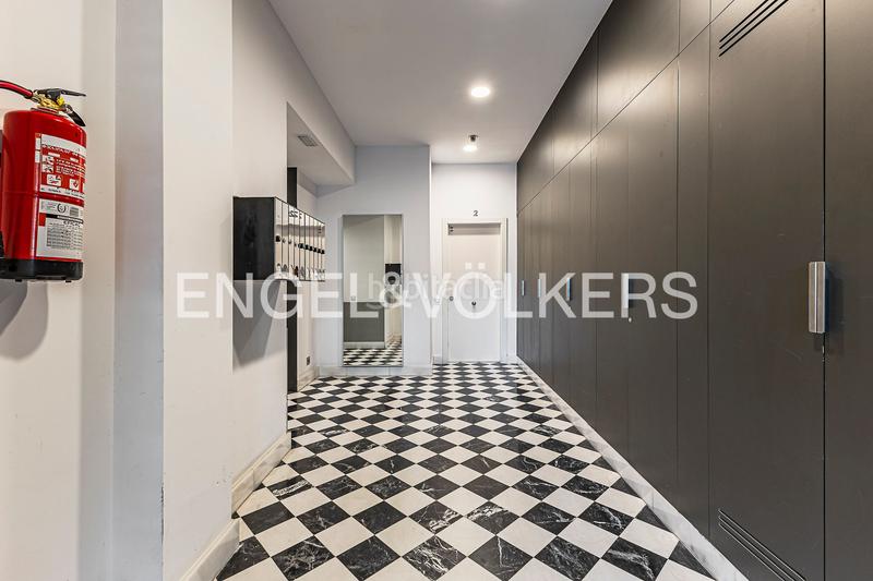Foto 10f6dc3c-0d32-4fd2-9d51-436180c31b27. Alquiler loft magnífico loft amueblado con terraza en pueblo nuevo en Barcelona