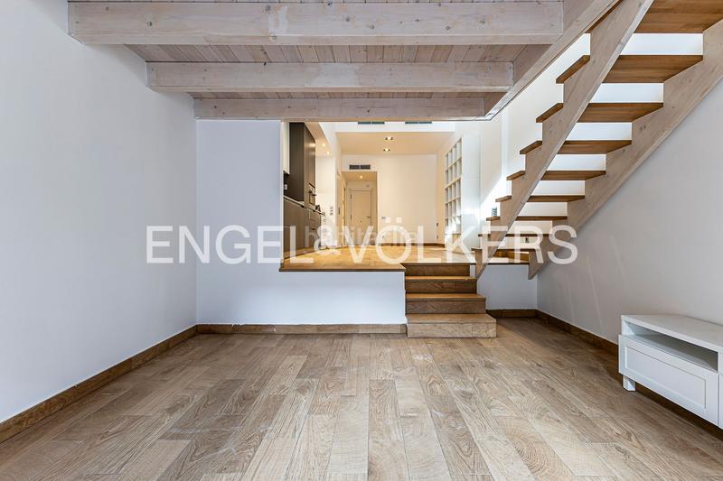 Foto 4261576e-d244-4e8d-bb4c-28f2f47d18b3. Alquiler loft magnífico loft amueblado con terraza en pueblo nuevo en Barcelona
