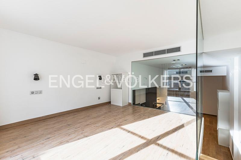 Foto 9ec7efcb-3a09-47a5-a1fe-5597d0e46afa. Alquiler loft magnífico loft amueblado con terraza en pueblo nuevo en Barcelona