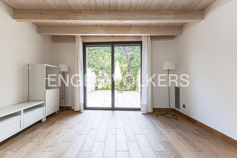 Foto df597dc9-3e2a-47e4-a9d6-516b8cd80a52. Alquiler loft magnífico loft amueblado con terraza en pueblo nuevo en Barcelona