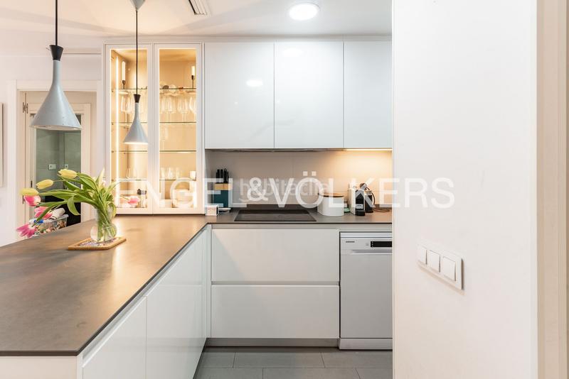 Foto 0e5baa84-c5d3-486d-a804-4a0402934c95. Apartament amb calefacció aparcament piscina a Poblenou Barcelona