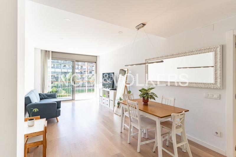 Foto 530e4b5d-08a5-4f78-af6d-923a95151c01. Apartament amb calefacció aparcament piscina a Poblenou Barcelona