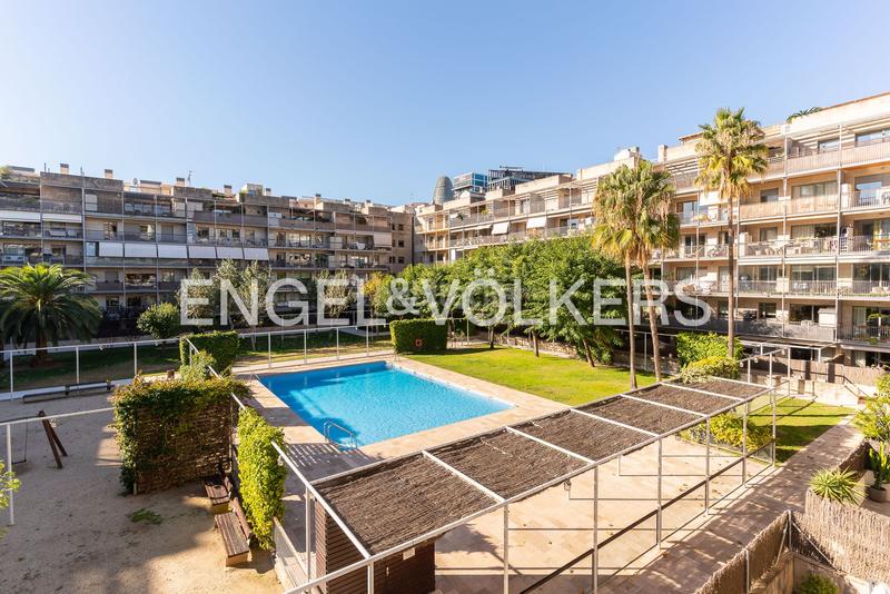 Foto a23c0018-267e-47f9-b089-75d157236c9a. Apartament amb calefacció aparcament piscina a Poblenou Barcelona