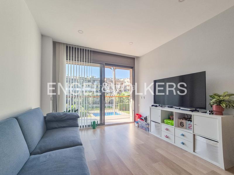 Foto d96942a3-2f2f-4d09-9514-2dd44070b186. Apartament amb calefacció aparcament piscina a Poblenou Barcelona