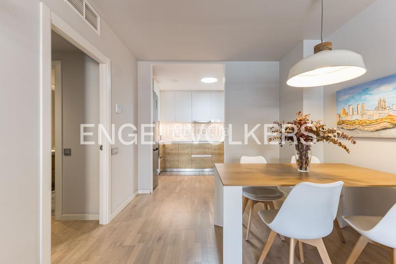 Foto 239a8394-5e79-464a-b0d3-8abec9700dbe. Attique avec chauffage parking dans Hostafrancs Barcelona