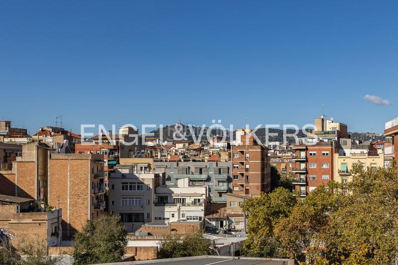 Foto 336f29cc-d38e-4e0f-b10d-cb04bc402e53. Attique avec chauffage parking dans Hostafrancs Barcelona