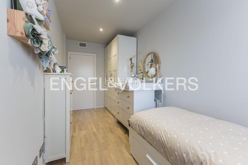 Foto 3f2ec7b7-db1d-483b-9a6b-539d0e1f1c42. Attique avec chauffage parking dans Hostafrancs Barcelona