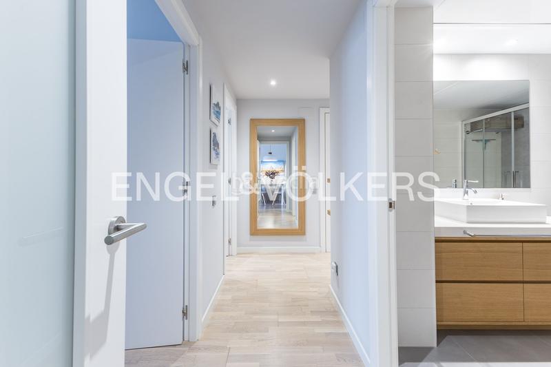 Foto ad5ccfa3-32c7-47e2-b26b-fe497ea8ca80. Attique avec chauffage parking dans Hostafrancs Barcelona