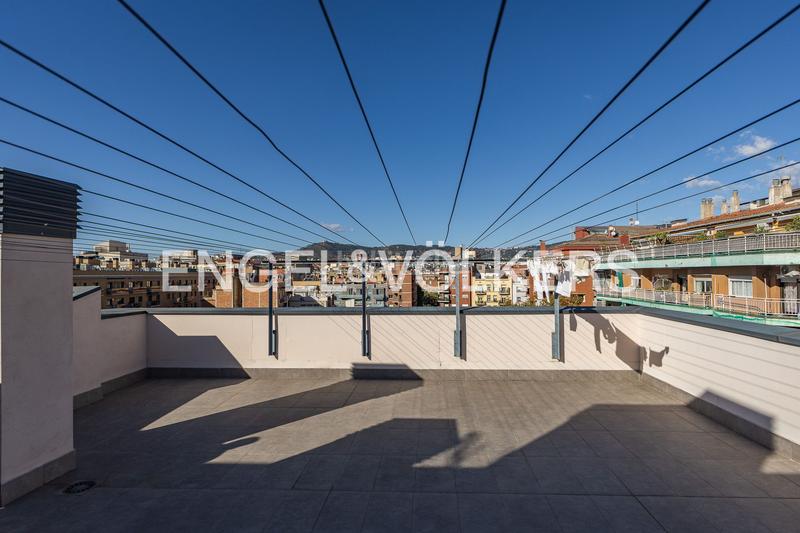 Foto bb826a8a-c935-40ea-b2fd-7db11ab1b596. Attique avec chauffage parking dans Hostafrancs Barcelona