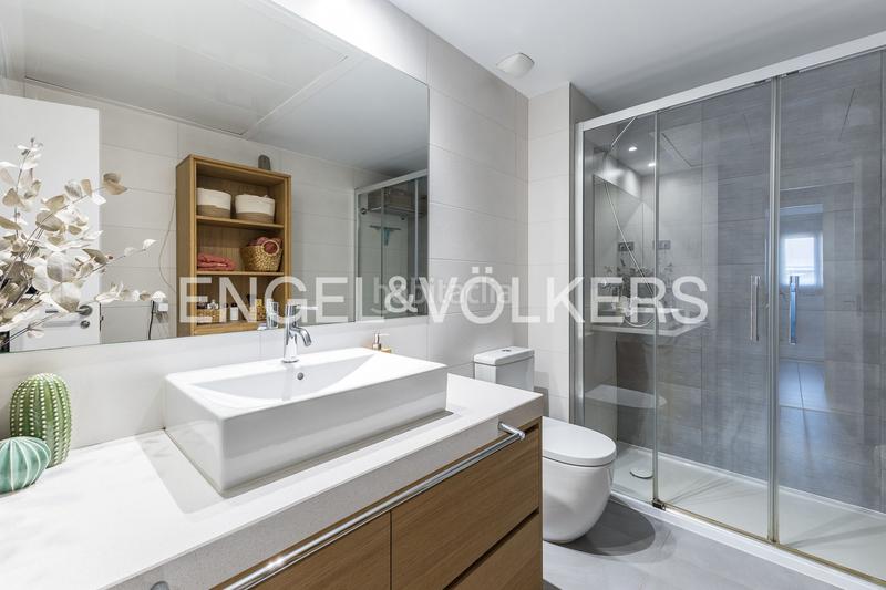 Foto e4b47135-0fdb-46de-a6be-52f45778d490. Attique avec chauffage parking dans Hostafrancs Barcelona