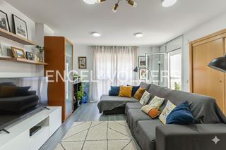 Pis a Verdum. Excelente piso, exterior de 4 habitaciones.