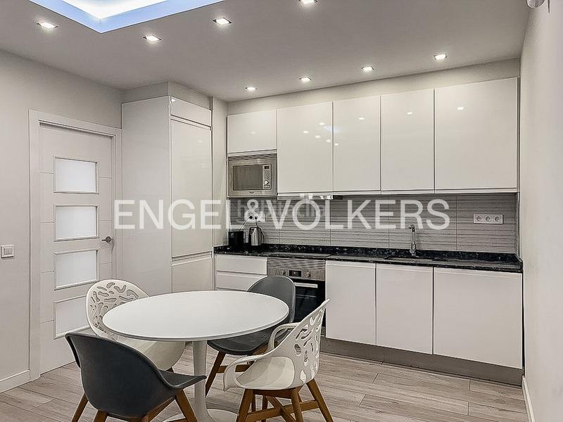 Foto bffb8228-6211-46a3-b140-b672b5c1832a. Alquiler apartamento fabuloso piso amueblado temporal en gotic en Barcelona