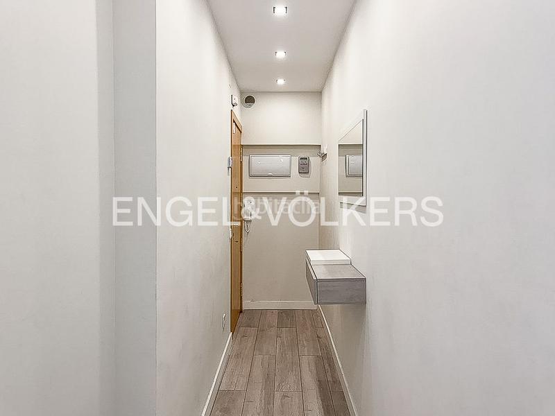 Foto cea48eb9-fe27-45d5-a08f-a82549c7d316. Alquiler apartamento fabuloso piso amueblado temporal en gotic en Barcelona