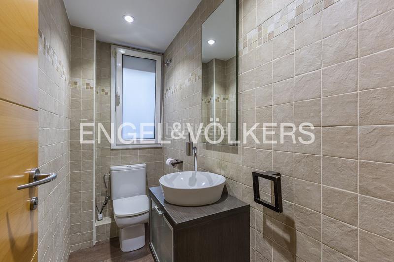 Foto 1b665204-86fd-40f4-9303-76897199ad9d. Casa  adosada esquinera con piscina comunitaria en Cerdanyola del Vallès