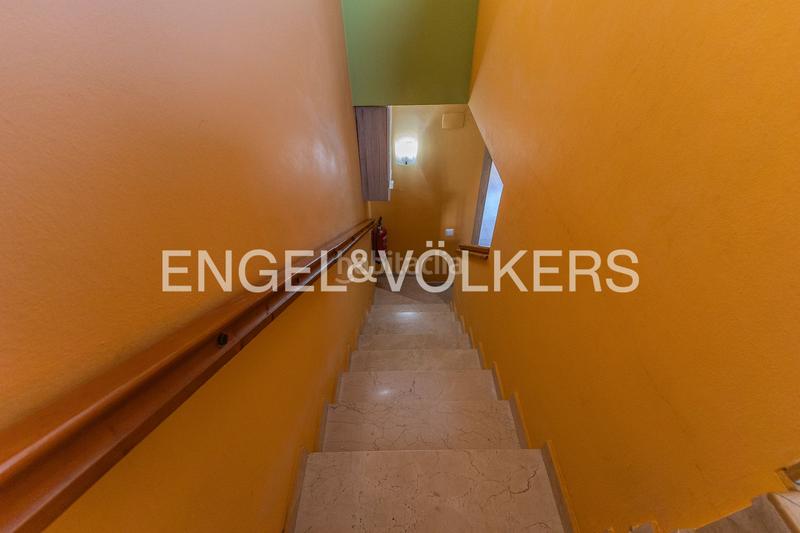 Foto 45ac73bf-db56-4e7a-a543-ee3bcabcdbae. Casa  adosada esquinera con piscina comunitaria en Cerdanyola del Vallès