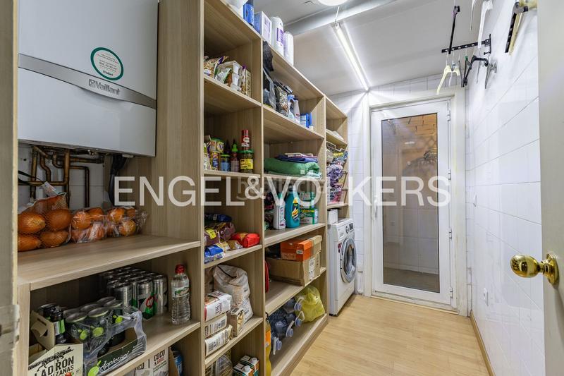 Foto 99a7ccc2-80e8-41ef-a046-2d6f3c252984. Casa  adosada esquinera con piscina comunitaria en Cerdanyola del Vallès