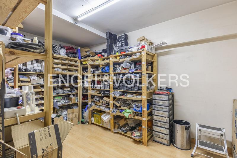 Foto c69cfa9f-9c92-4228-b481-e83fbdcbf3da. Casa  adosada esquinera con piscina comunitaria en Cerdanyola del Vallès