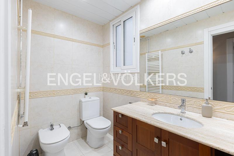 Foto 3f117161-87cc-4f2e-bd19-bf285368b647. Apartamento piso alto y reformado en calle calabria en Barcelona