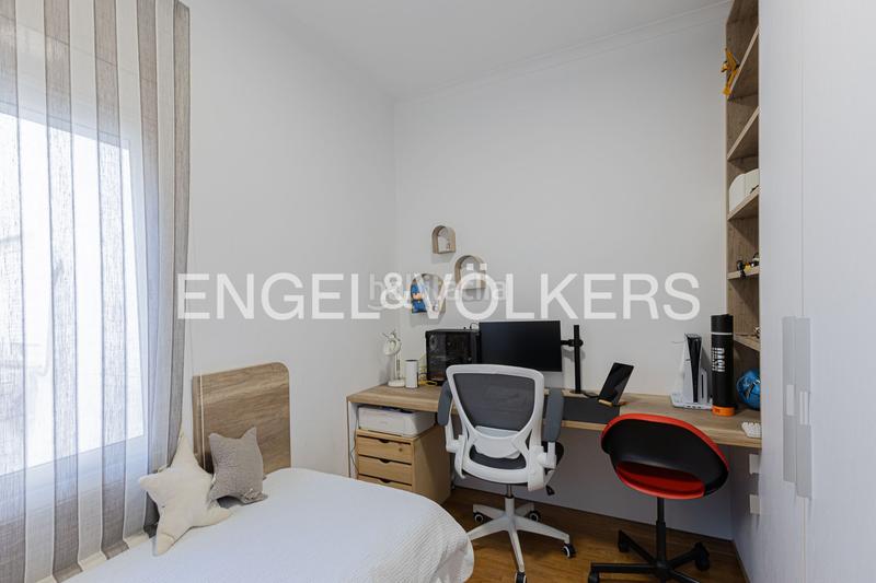 Foto 7b318766-d543-494a-8353-3d138849e1da. Apartamento piso alto y reformado en calle calabria en Barcelona
