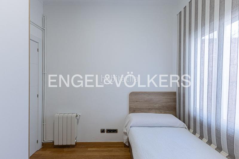 Foto 88b07302-3b18-449f-ae4b-07a299c52ba1. Apartamento piso alto y reformado en calle calabria en Barcelona