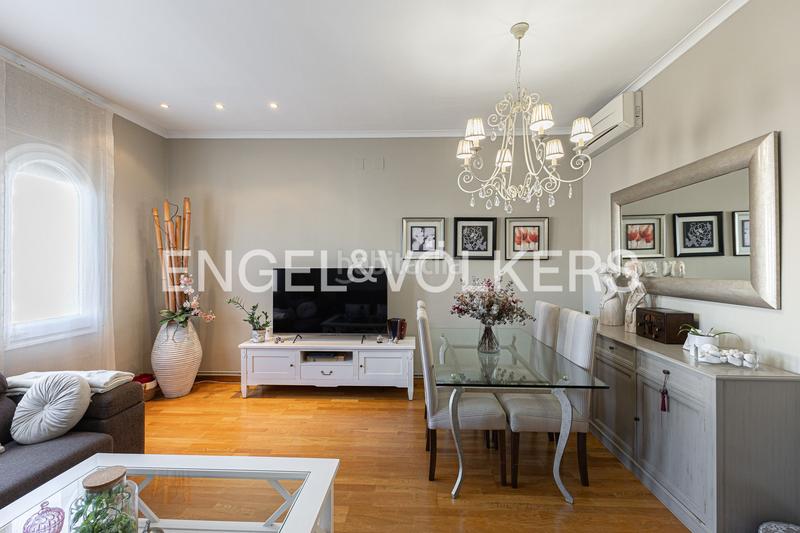 Foto 8d9b272c-c8f3-4231-9cd7-b12ad65baf46. Apartamento piso alto y reformado en calle calabria en Barcelona