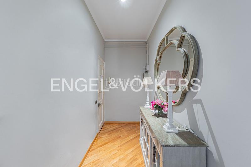 Foto 8f2c87c7-5160-4a89-a96b-067543aa784f. Apartamento piso alto y reformado en calle calabria en Barcelona