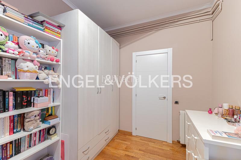 Foto ad6a2d79-7fb0-4ed4-aad0-6b0c38b29422. Apartamento piso alto y reformado en calle calabria en Barcelona