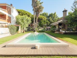 Affitto Casa in Granvía-Mar. Magnifica casa unifamiliar a 3 minutos de british school of barc