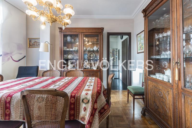 Foto 4b7bc71b-e1e2-44eb-80ac-9bcdedfe6d68. Apartamento amplio y luminoso piso en sant gervasi en Barcelona