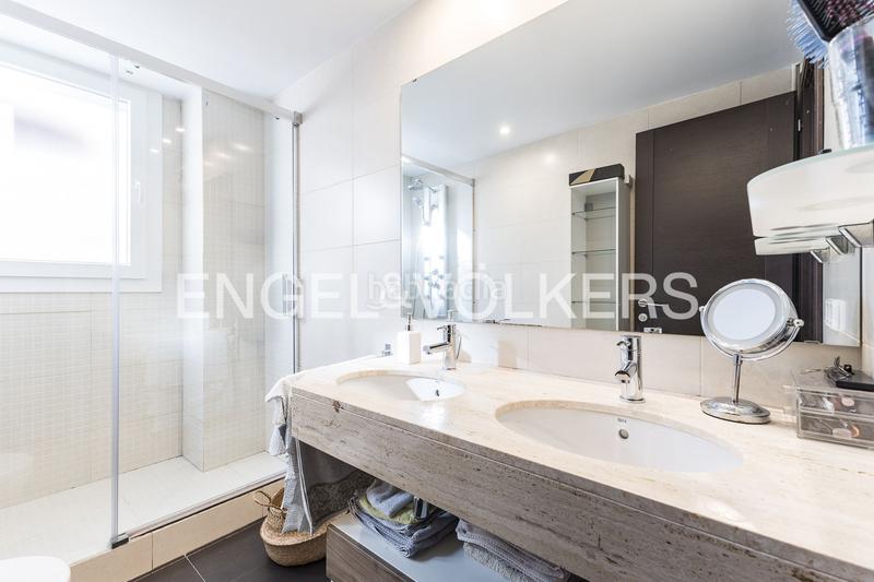 Foto d4be0ba0-33ef-4c49-8837-448f74e689c2. Apartamento amplio y luminoso piso en sant gervasi en Barcelona