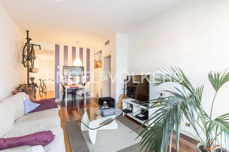 Foto 091f4cb6-5f23-4365-b263-13b5de9498e7. Apartament amb calefacció aparcament a La Nova Esquerra de l´Eixample Barcelona