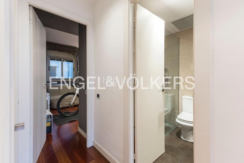 Foto 4ec61533-c839-4750-be64-59d4e7dda7ba. Apartament amb calefacció aparcament a La Nova Esquerra de l´Eixample Barcelona