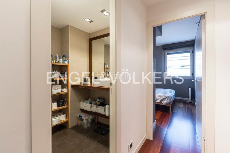 Foto 59f8899a-037a-4caf-8810-cc753984f632. Apartament amb calefacció aparcament a La Nova Esquerra de l´Eixample Barcelona