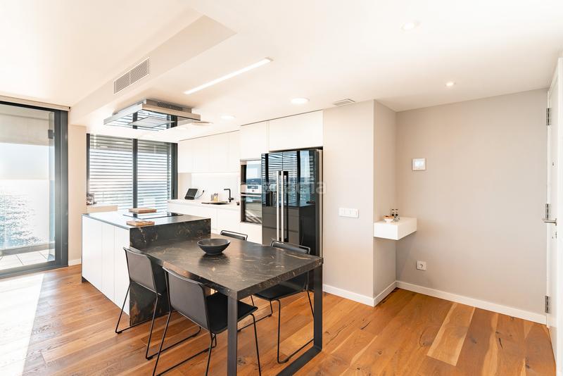 Foto ed638375-5325-4b78-bdb5-b7662e387031. Alquiler apartamento exclusivo piso en primera línea de mar en Mataró