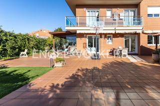 Appartement à Montgat. Espectacular planta baja a tres vientos en montgat