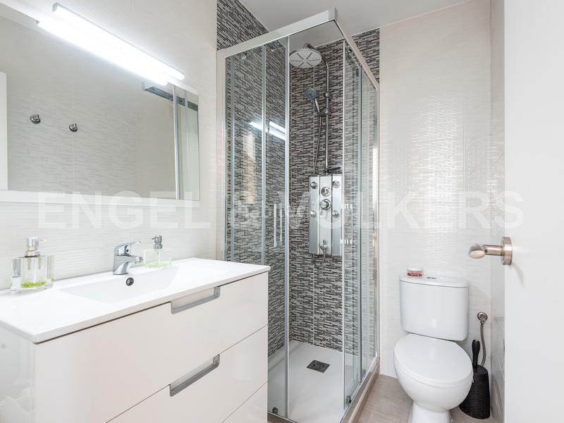 Foto 903c3d5f-9433-43e8-b2c7-3916d6ac93aa. Lloguer casa amb calefacció aparcament piscina a Castelldefels