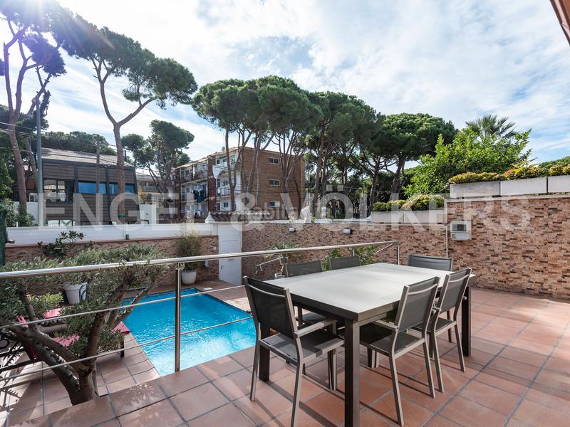 Foto 4d07593f-511a-4535-9112-034d24030863. Location maison avec chauffage parking piscine dans Castelldefels