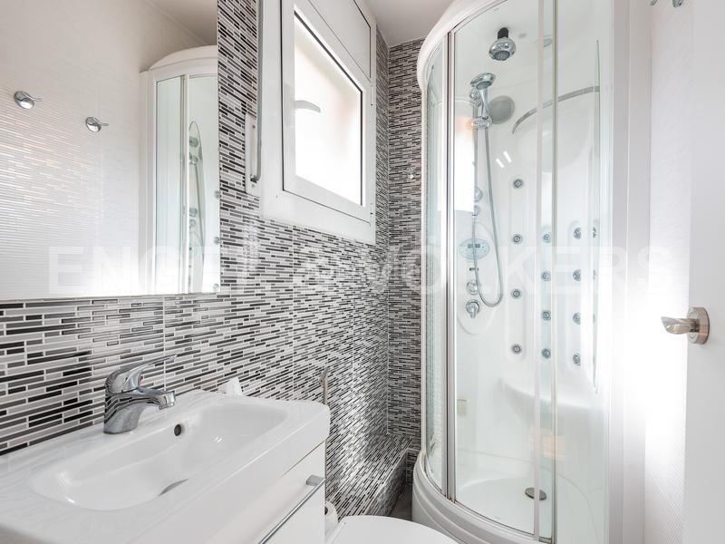 Foto c21e6cb9-6dbc-4af1-8409-c6ad3dd6c967. Miete haus mit heizung parking pool in La Pineda Castelldefels