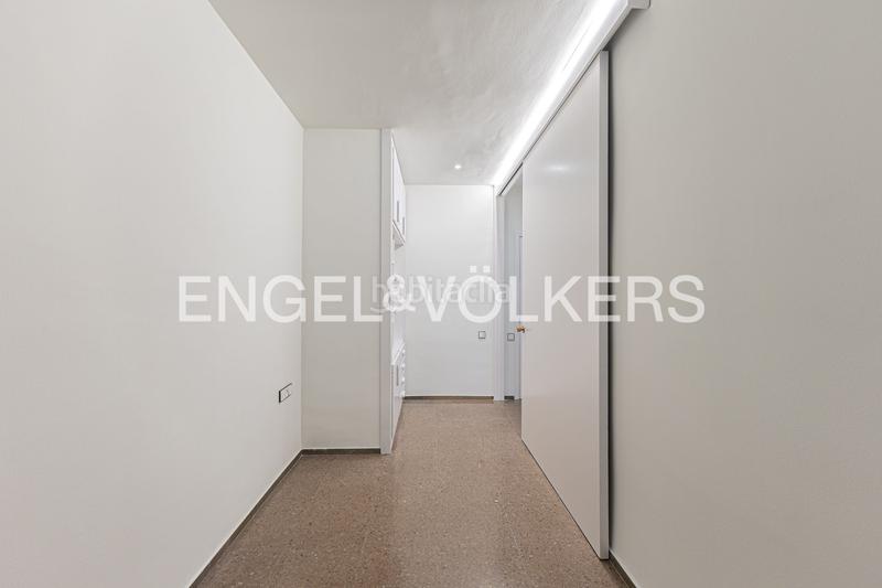 Foto 3db37fba-68a3-42a1-8305-9651a315f268. Alquiler apartamento amplio y luminoso apartamento cerca de la plaza kennedy en Barcelona