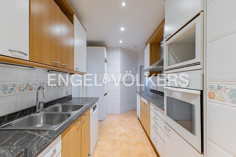 Foto 13d6d2a6-9180-4692-a1da-1a00d9980357. Miete appartement mit heizung parking in Sant Gervasi - Bonanova Barcelona