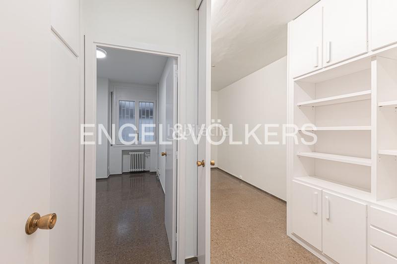 Foto 5d4dd58e-fcff-4fba-8cd4-c18c542e5bec. Rent apartment with heating parking in Sant Gervasi - Bonanova Barcelona